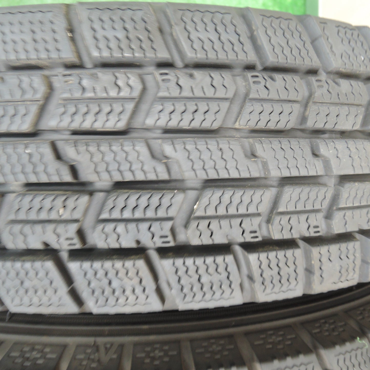 *送料無料*バリ溝！20年！8.5分★スタッドレス 155/70R13 グッドイヤー アイスナビ7 SCHNEIDER シュナイダー 13インチ PCD100/4H★3110804TNス