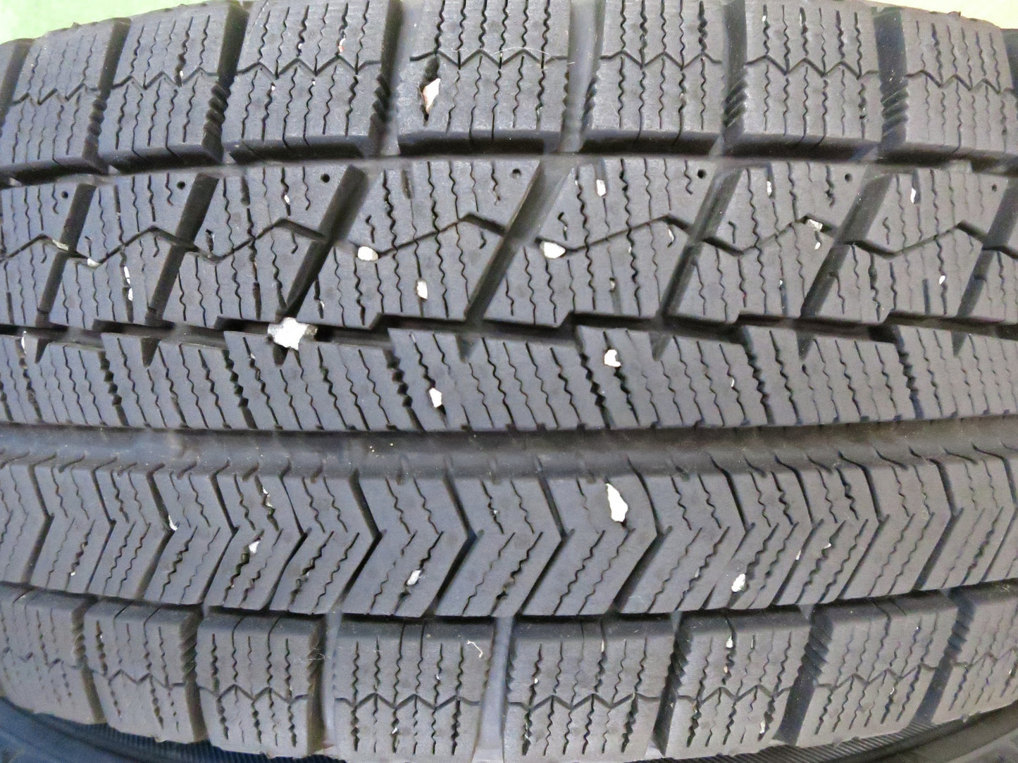[送料無料]バリ溝！19年！綺麗！9.5分★ワーゲン up 等 IRVINE 165/70R14 スタッドレス ブリヂストン ブリザック VRX アーヴィン PCD100/4H★3011001Hス
