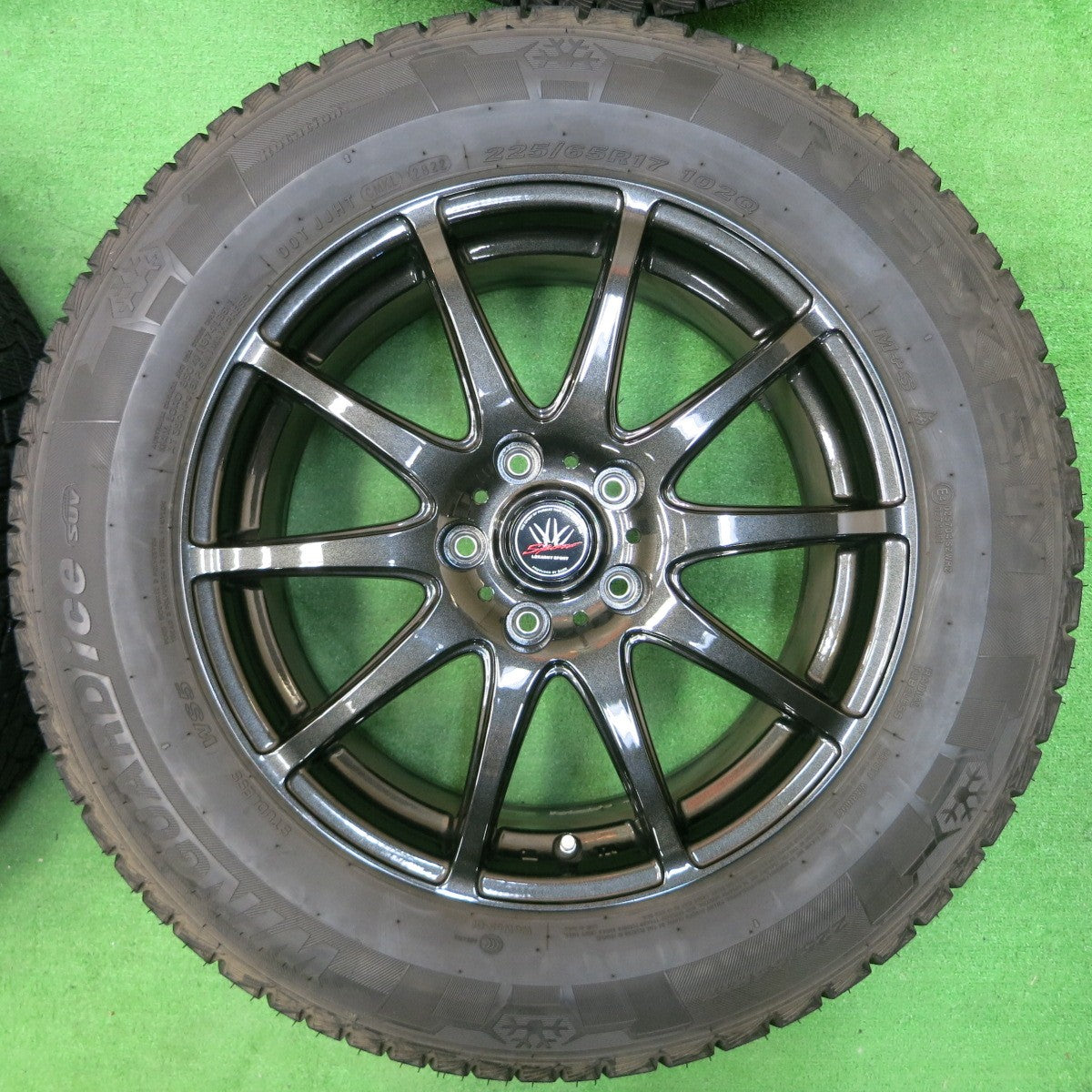 *送料無料* バリ溝！22年！キレイ！9.5分★スタッドレス 225/65R17 ネクセン ウィンガード アイス SUV LOXARNY SPORT BADX ロクサーニ PCD114.3/5H★4022009イス