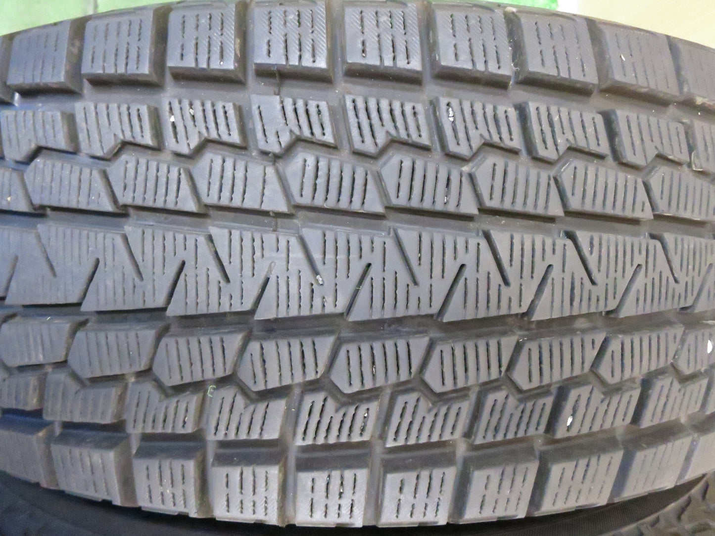 [送料無料]バリ溝！キレイ！9分★日産 エクストレイル 純正 225/65R17 スタッドレス ヨコハマ アイスガード G075 17インチ PCD114.3/5H★3013109Hス