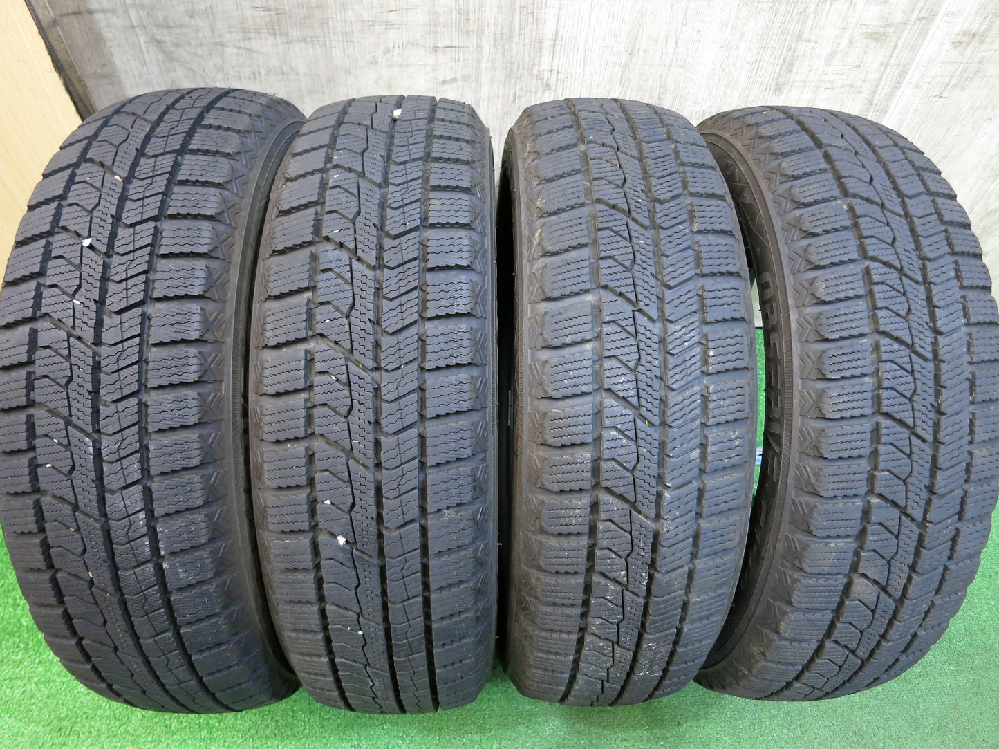 [送料無料]バリ溝！21年！ほぼ10分★スタッドレス 155/65R14 トーヨー オブザーブ GIZ2 タイヤ 14インチ スペーシア ワゴンR アルト ムーブ 等★2103103Hスタ