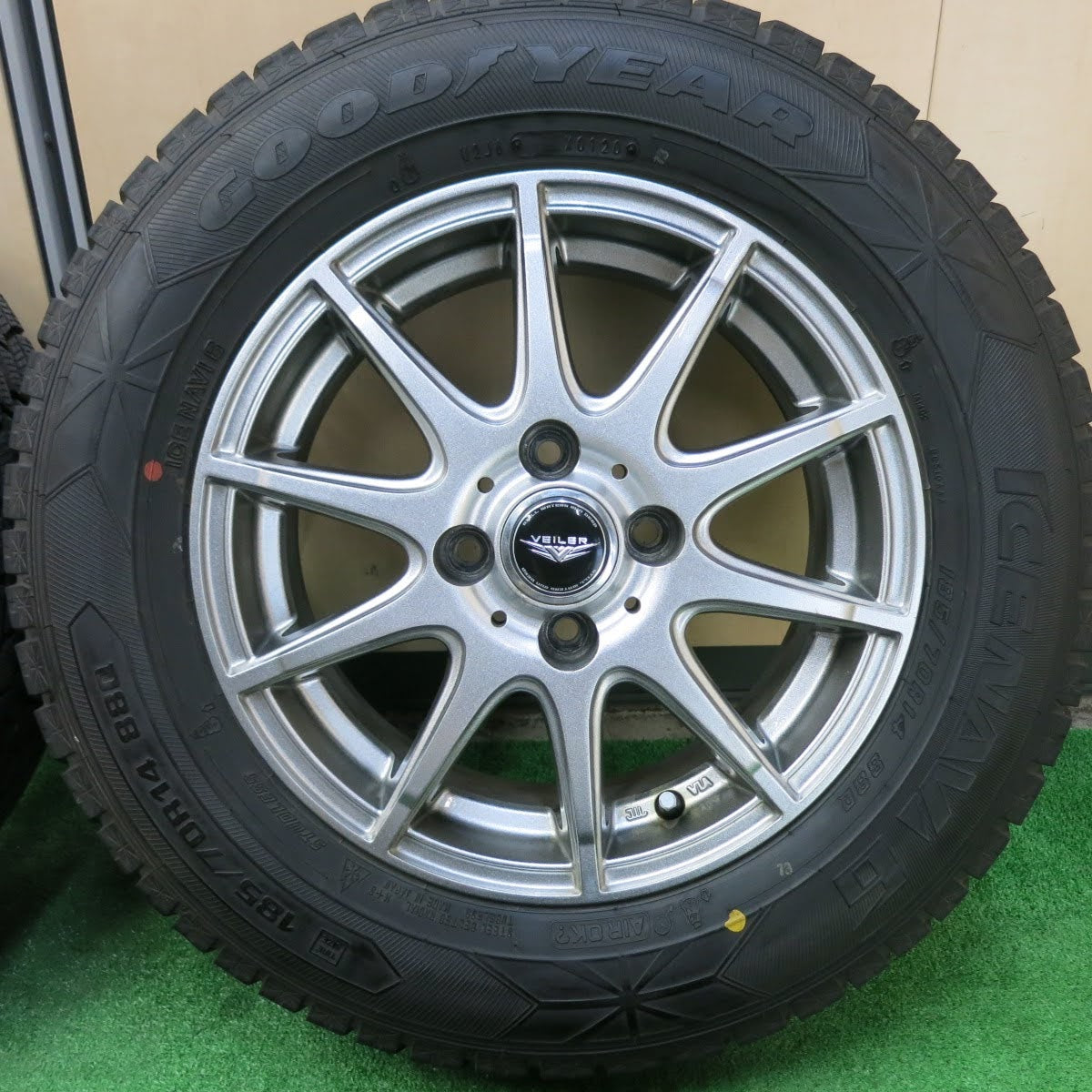 [送料無料]バリ溝！20年！8.5分★スタッドレス 185/70R14 グッドイヤー アイスナビ6 VEILER ヴェイラー 14インチ PCD100/4H★3061705ヒス