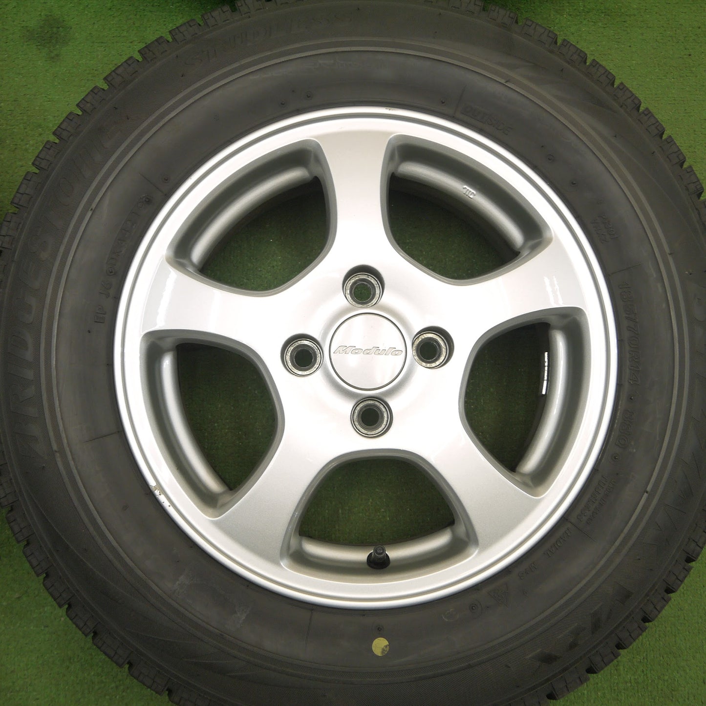[送料無料]バリ溝！19年！キレイ！8.5分★ホンダ フリード 純正 Modulo 185/70R14 スタッドレス ブリヂストン ブリザック VRX 14インチ PCD100/4H★3070802KAス