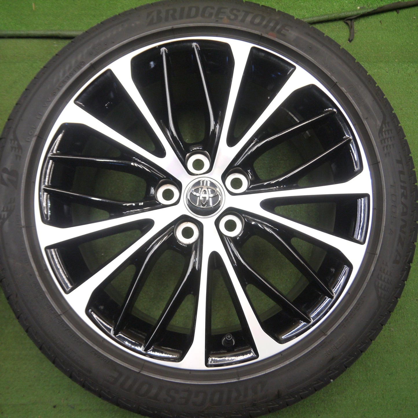 *送料無料* バリ溝！キレイ！9.5分★トヨタ カムリ WS AXVH70 純正 ENKEI 235/45R18 ブリヂストン トランザ T005A 18インチ PCD114.3/5H★4022012Hノ