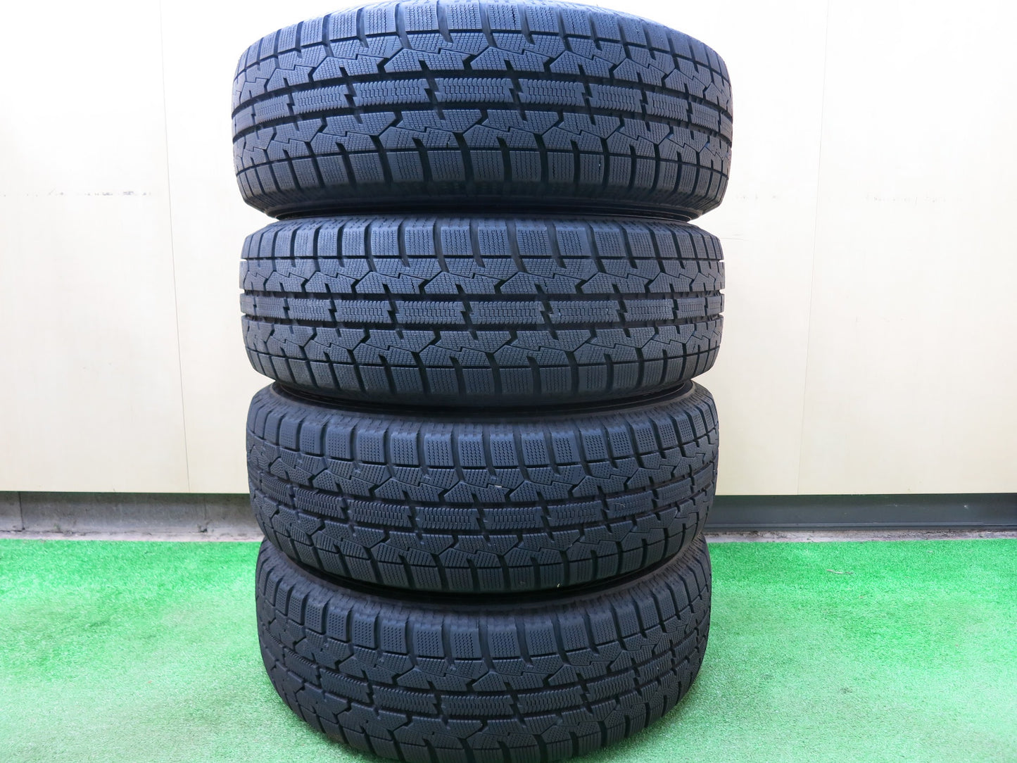 [送料無料]バリ溝！21年！キレイ！ほぼ10分★スタッドレス 195/65R15 トーヨー オブザーブ ガリット GIZ ravrion RM01 ラブリオン PCD114.3/5H★3011603ヒス