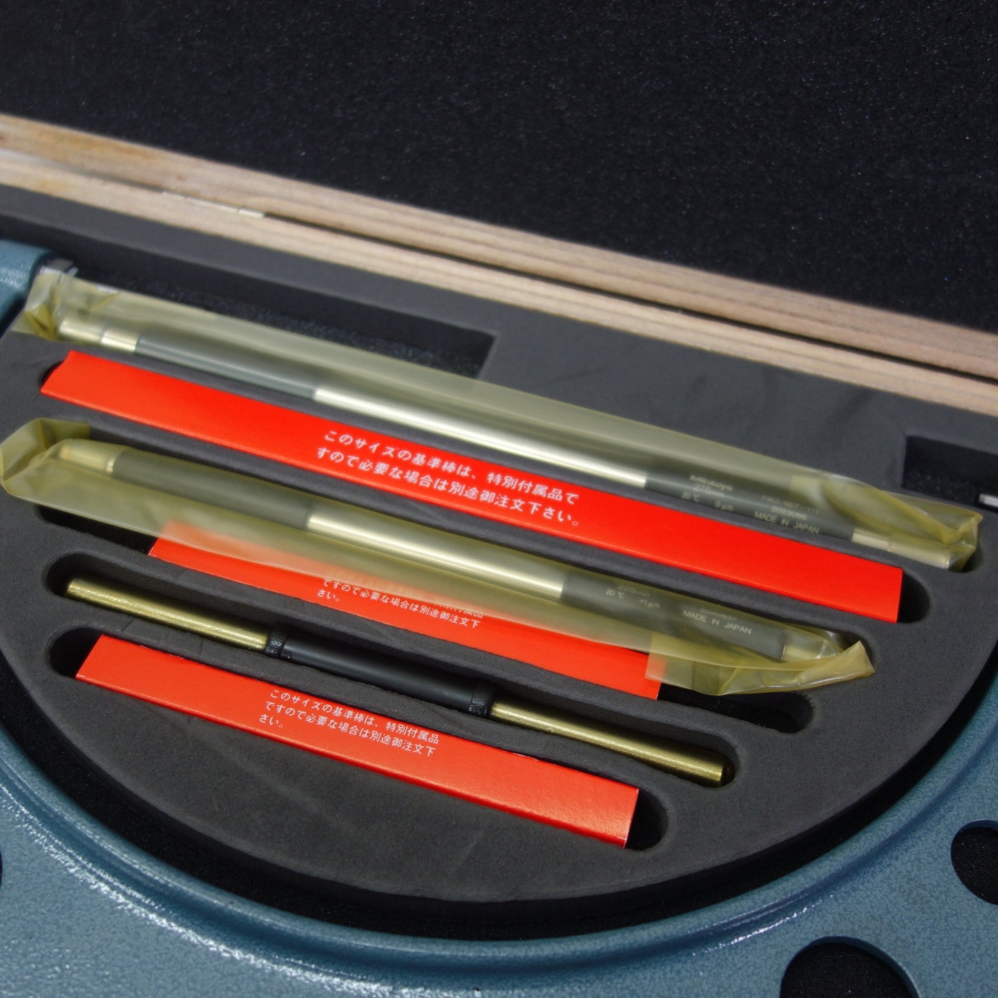 [送料無料] 美品☆ミツトヨ 替アンビル式 外側 マイクロメーター OMC-300 104-136 Mitutoyo 測定器 大工 道具 ノギス ネジ 測り ケース付き☆