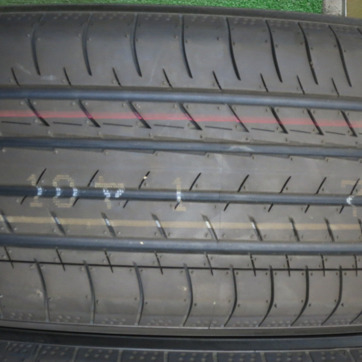 *送料無料* 新車外し！23年★205/55R17 ヨコハマ BluEarth-GT ブルーアースGT タイヤ 17インチ ノア ヴォクシー等★4022205KKノタ