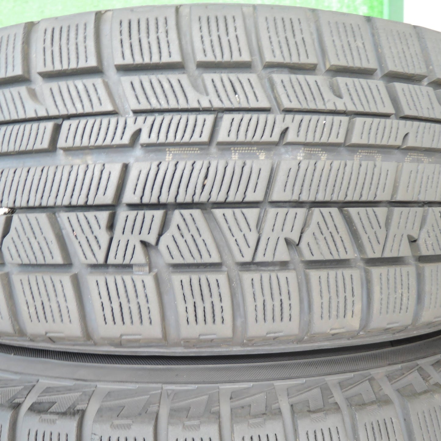 [送料無料]バリ溝！キレイ！9.5分★スタッドレス 195/65R15 ヨコハマ アイスガード iG50 プラス NIRVANA NV ニルバーナ ニルヴァーナ PCD114.3/5H★3101901TNス