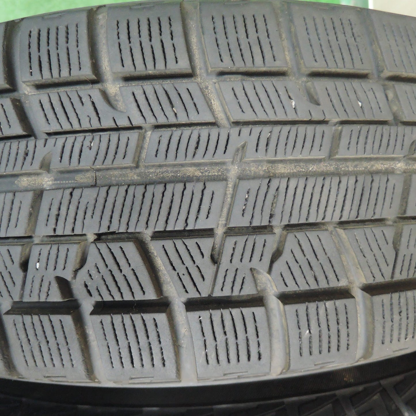 [送料無料] バリ溝！キレイ！9.5分★スタッドレス 195/65R15 ヨコハマ アイスガード iG50 プラス WB 社外 アルミ PCD114.3/5H★3120105TNス