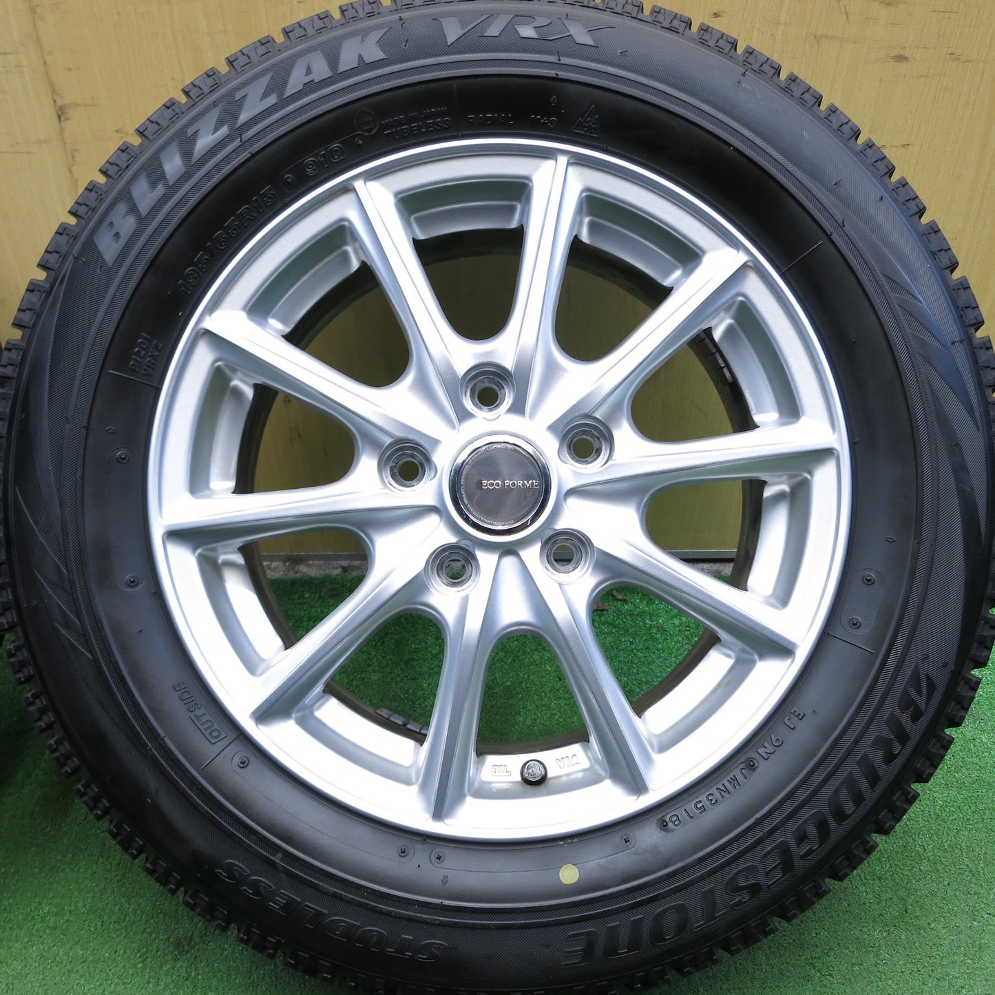 [送料無料]バリ溝！キレイ！9.5分★スタッドレス 195/65R15 ブリヂストン ブリザック VRX ECO FORME エコフォルム 15インチ PCD114.3/5H★3062313Hス
