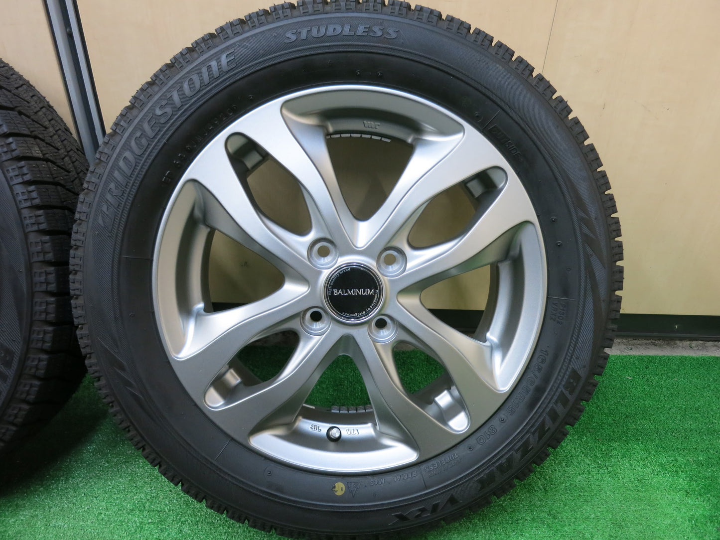 [送料無料]未使用！20年★スタッドレス 165/65R15 ブリヂストン ブリザック VRX BALMINUM バルミナ 15インチ PCD100/4H★3011004ヒス