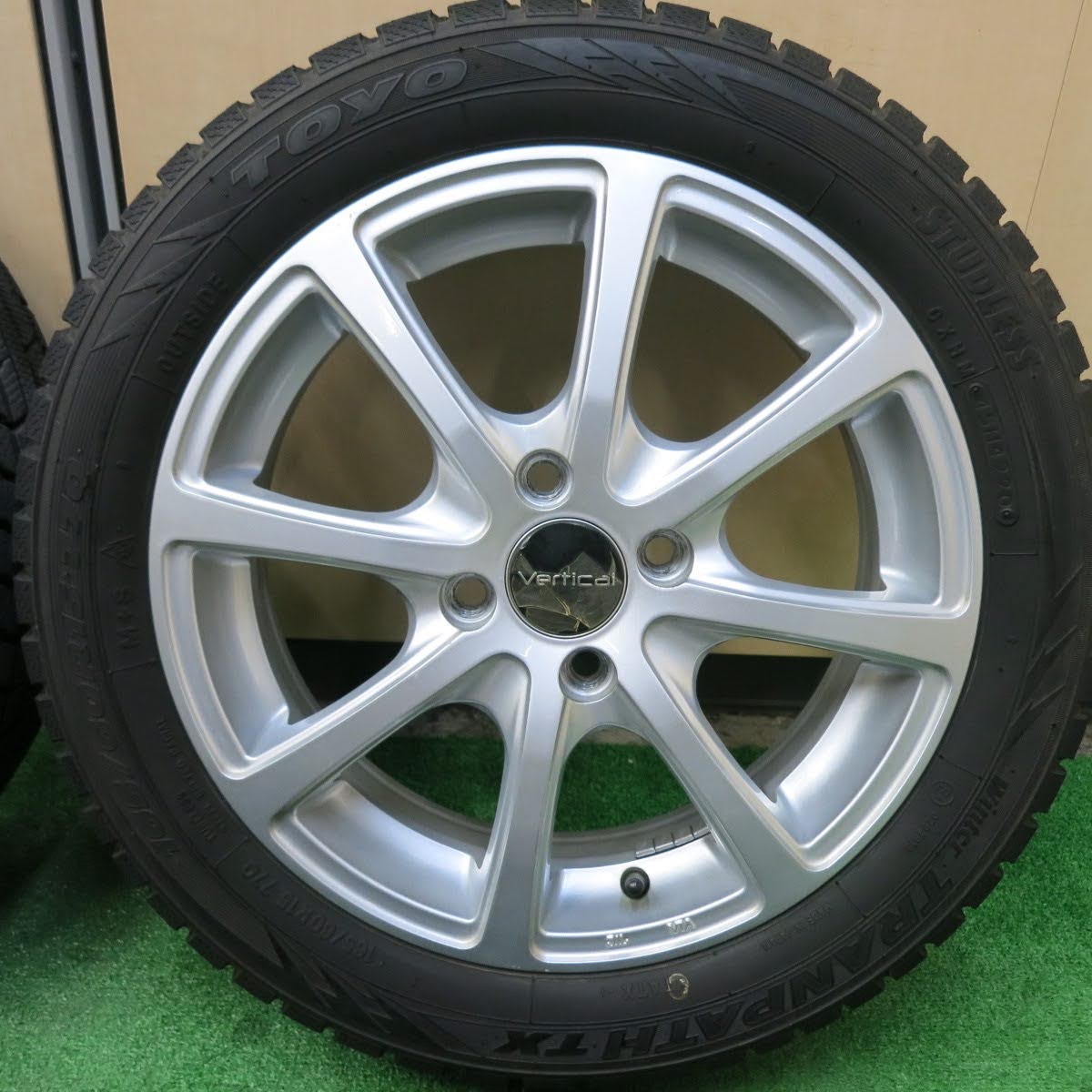 [送料無料]バリ溝！20年！9.5分★スタッドレス 165/60R15 トーヨー ウインター トランパス TX Vertical ヴァーチカル 15インチ PCD100/4H★3061402ヒス