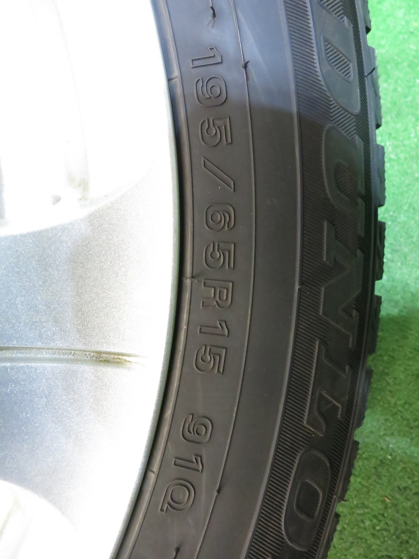 [送料無料]超バリ溝！21年！キレイ！ほぼ10分★スタッドレス 195/65R15 ダンロップ ウインターマックス WM02 ravrion ラブリオン PCD114.3/5H★2121416Hス