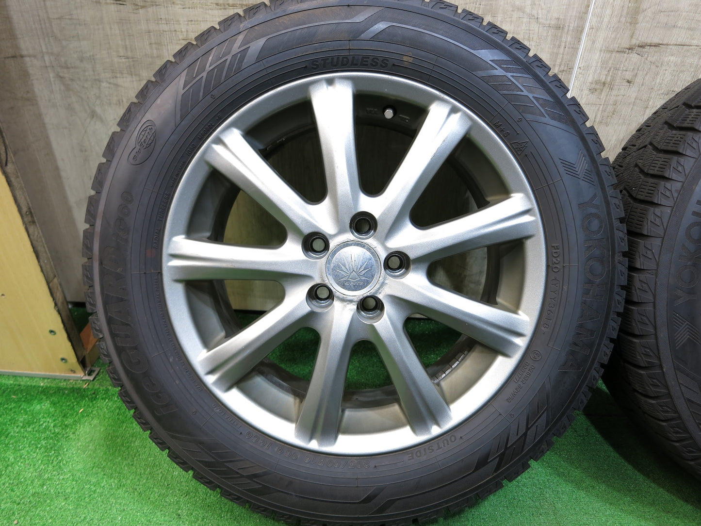 [送料無料]バリ溝！18年！9.5分★スタッドレス 205/60R16 ヨコハマ アイスガード iG60 STYTZ 社外 アルミ 16インチ PCD100/5H★2101806Hス