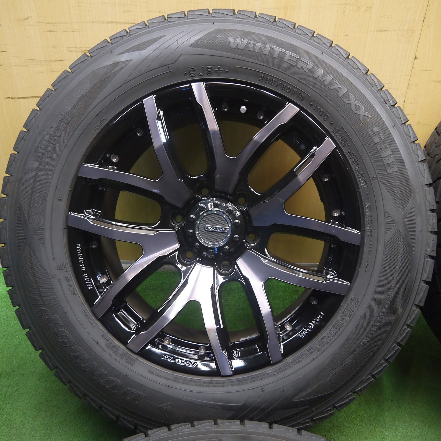 [送料無料]バリ溝！21年！綺麗！9.5分以上★RAYS Team DAYTONA FDX-F6 265/60R18 スタッドレス ダンロップ SJ8 レイズ チームデイトナ PCD139.7/6H★3053001クス