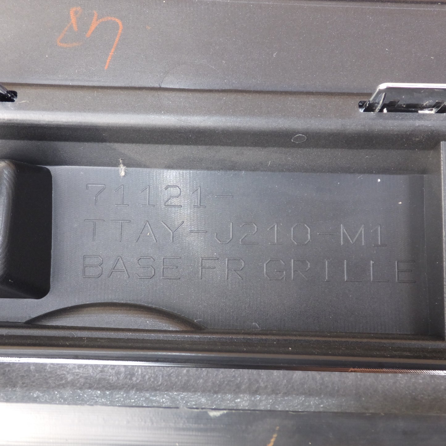 *送料無料*岐阜発 キレイ★ホンダ HONDA 純正 N-BOX カスタム JF3 JF4 フロントグリル 71121-TTAY-J210-M1★