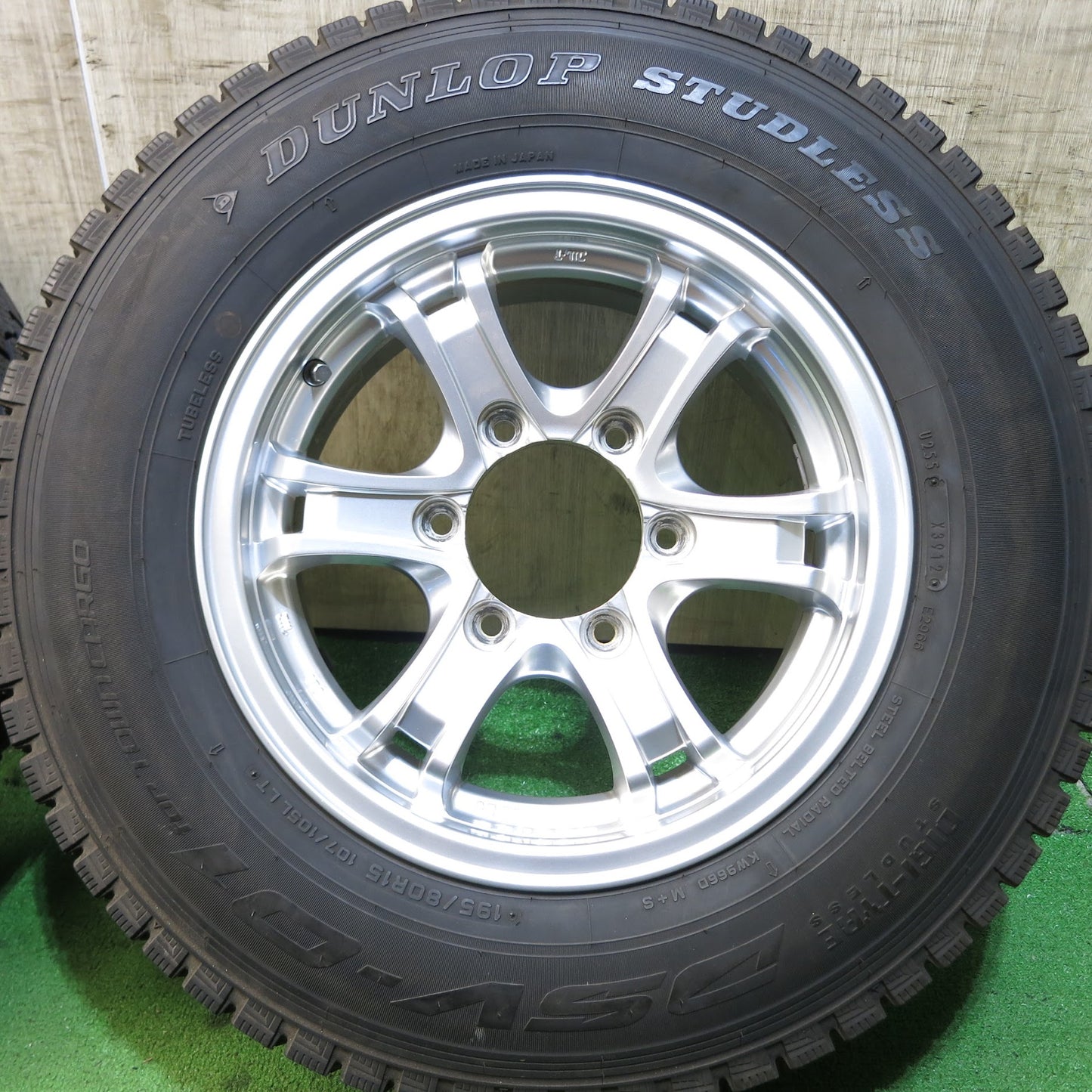 [送料無料]4本価格★ハイエース 等 weds キーラー 195/80R15 107/105L スタッドレス ダンロップ DSV-01 KEELER 15インチ PCD139.7/6H★3061303Hス