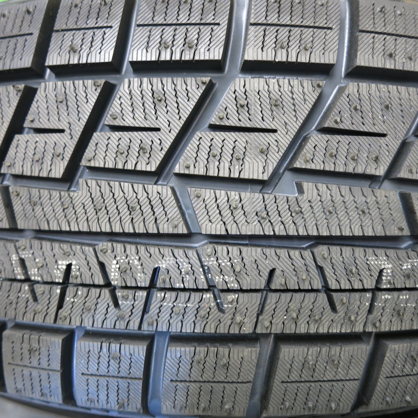 [送料無料]タイヤ未使用！22年★トヨタ 80系 ノア ヴォクシー エスクァイア 純正 195/65R15 スタッドレス ヨコハマ アイスガード iG60 PCD114.3/5H★3052207Hス
