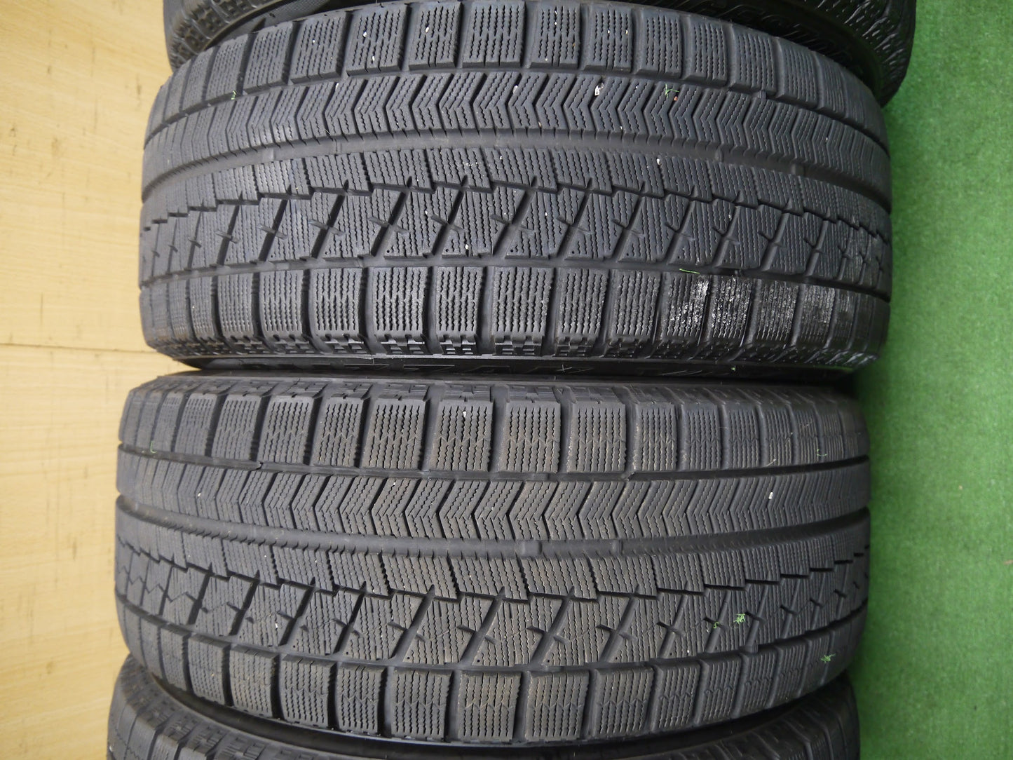 [送料無料]バリ溝！20年！ほぼ10分★ワーゲン ベンツ 等 TECMAG 205/55R16 スタッドレス ブリヂストン ブリザック VRX テクマグ PCD112/5H★2092103アス