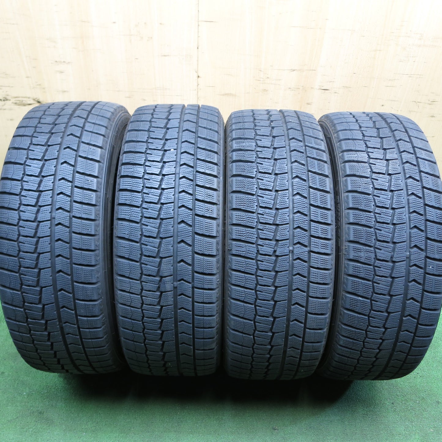 [送料無料]バリ溝！綺麗！9.5分★スバル VM系 レヴォーグ 純正 225/45R18 スタッドレス ダンロップ ウインターマックス WM02 18インチ PCD114.3/5H★3060609Hス