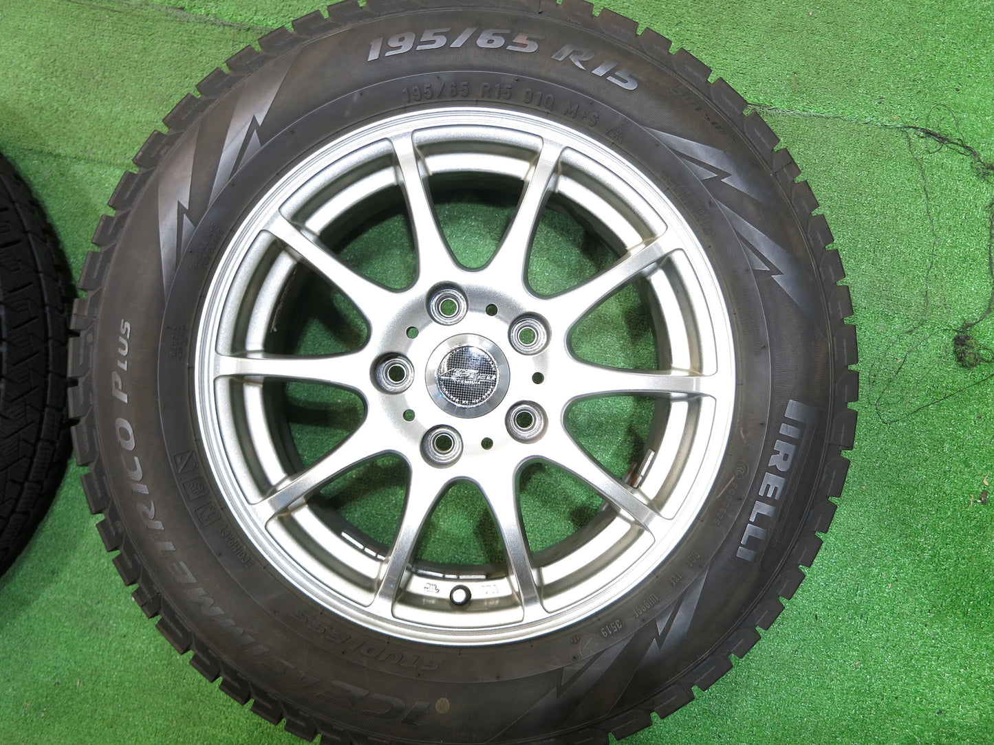 [送料無料]バリ溝！19年！キレイ！9分★スタッドレス 195/65R15 ピレリ アイスアシンメトリコ プラス X CROSS SPEED PREMIUM 15インチ PCD114.3/5H★2102404Hス