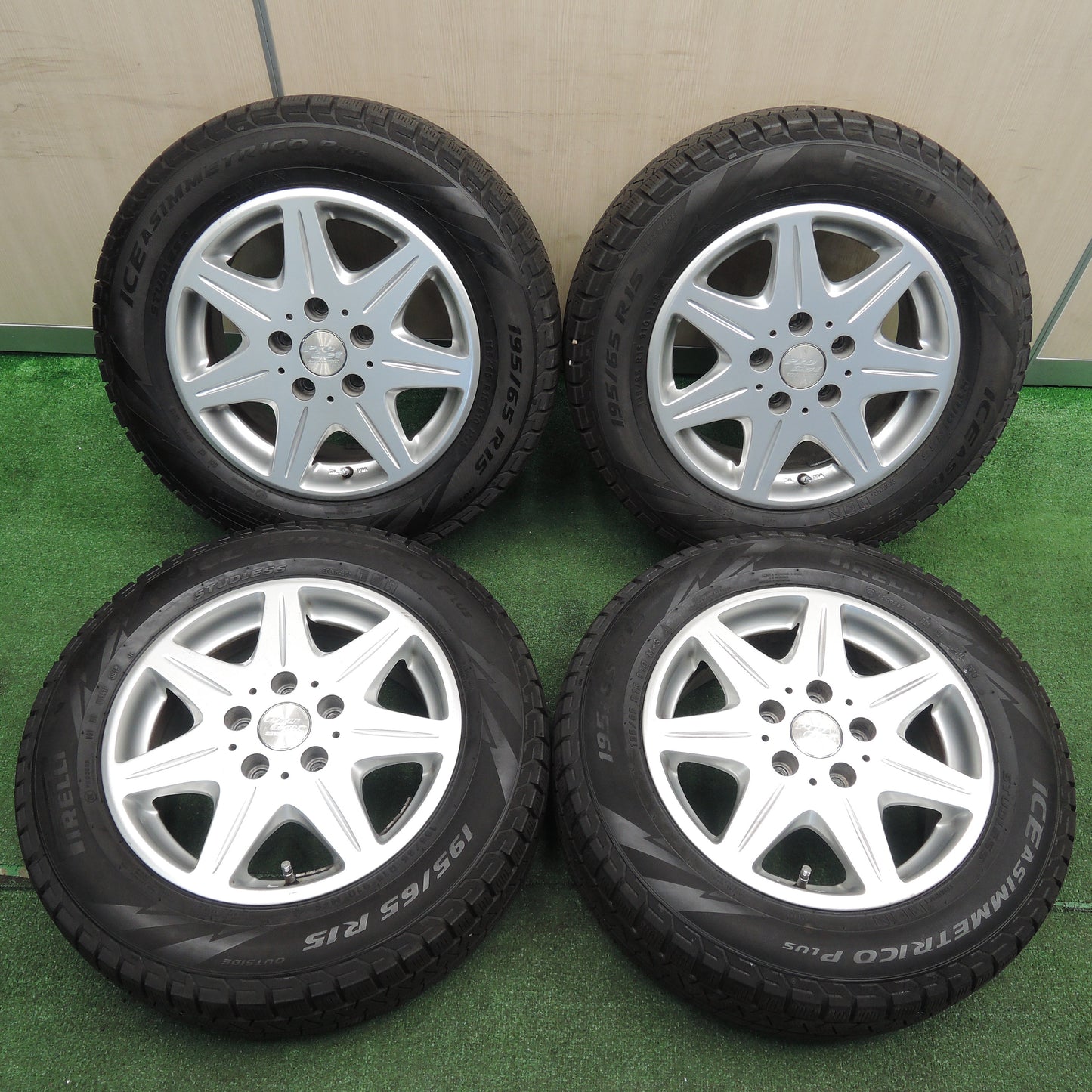 *送料無料*バリ溝！8.5分★スタッドレス 195/65R15 ピレリ アイスアシンメトリコ ProGet EUROPIAN 15インチ PCD114.3/5H★3111301NJス