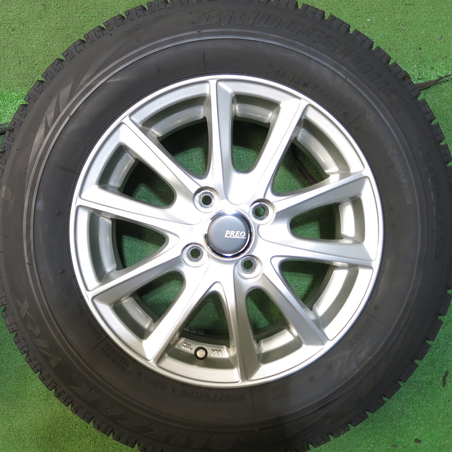 [送料無料]バリ溝！19年！キレイ！9.5分★スタッドレス 185/70R14 ブリヂストン ブリザック VRX PREO 社外 アルミ 14インチ PCD100/4H★3042610Hス