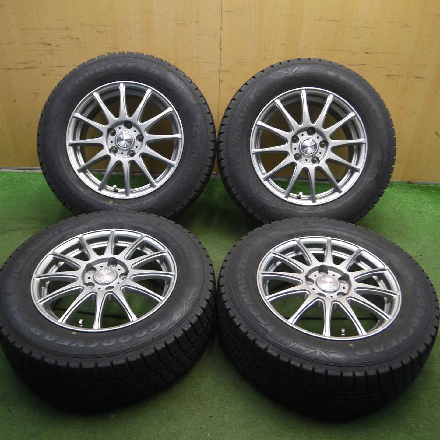 *送料無料*超バリ溝！キレイ！9.5分以上★スタッドレス 215/65R16 グッドイヤー アイスナビ6 ravrion LUMIERE ラブリオン 16インチ PCD114.3/5H★4013007Hス