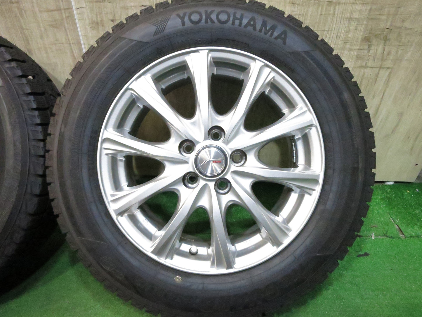 [送料無料]超バリ溝！18年！キレイ！ほぼ10分★スタッドレス 195/65R15 ヨコハマ アイスガード iG50 プラス JOKER ジョーカー 15インチ PCD100/5H★2122310Hス