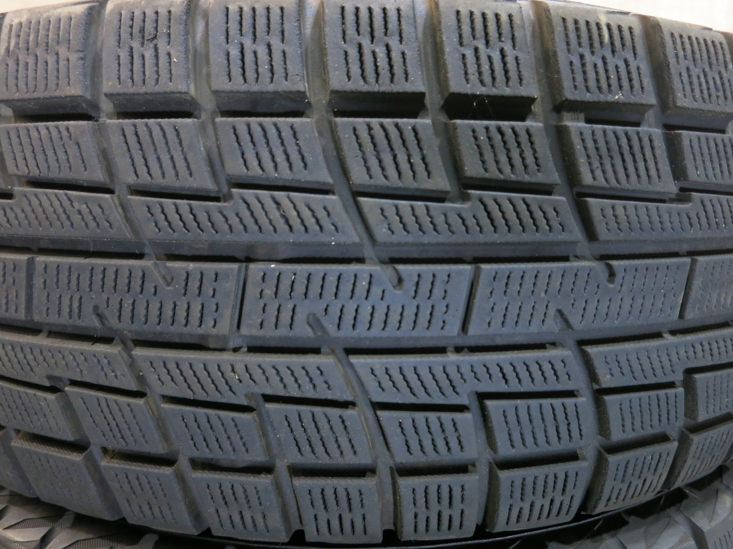 [送料無料]4本価格★スタッドレス 195/65R15 ヨコハマ アイスガード iG30 タイヤ 15インチ プリウス ノア ヴォクシー ウィッシュ エスクァイア 等★2062401Hスタ