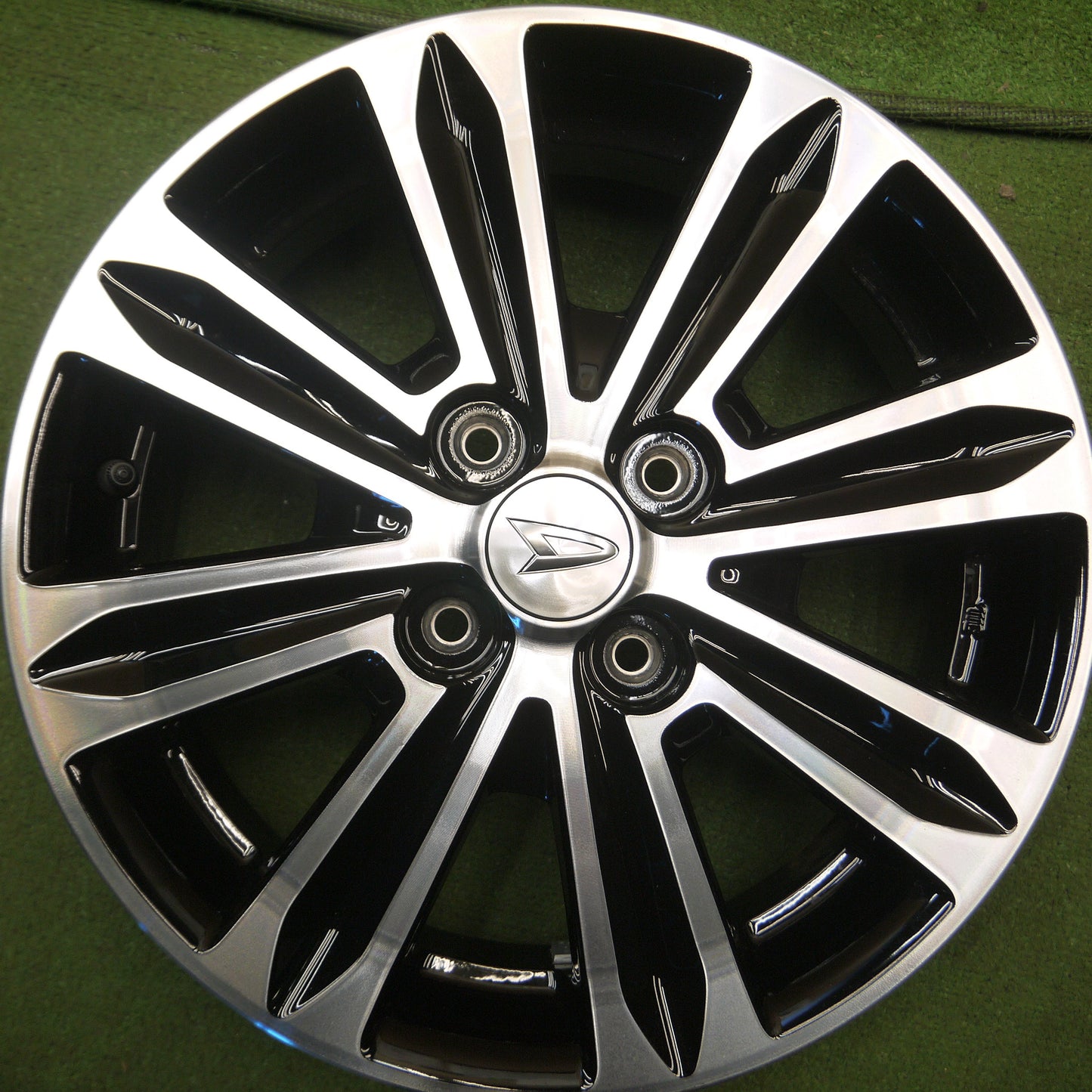 *送料無料*新車外し★ダイハツ タント カスタム 純正 ホイール 15インチ 15×4.5J PCD100/4H★3112005Hホ