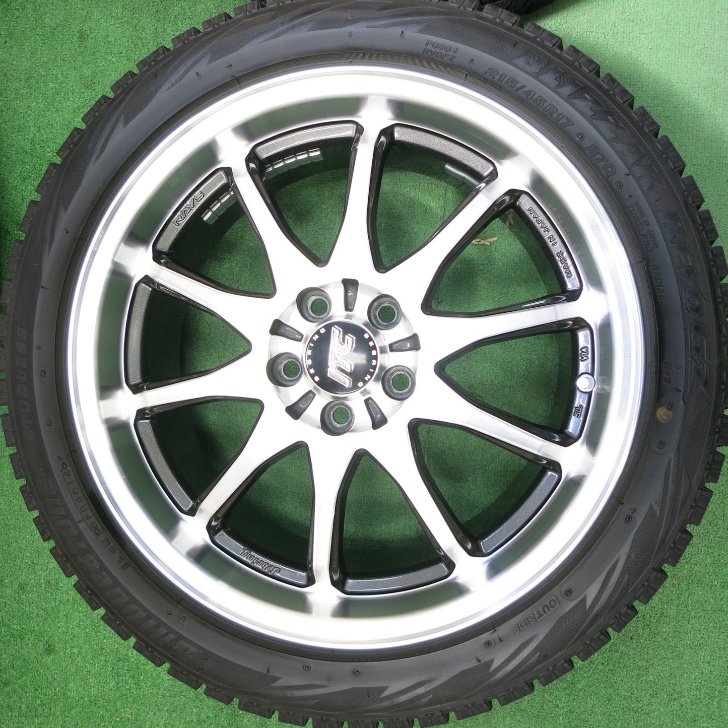 [送料無料]バリ溝！キレイ！8.5分★RAYS SEBRING ITC-ecort 215/45R17 スタッドレス ブリヂストン ブリザック REVO GZ レイズ 17インチ PCD100/5H★3050201ヒス