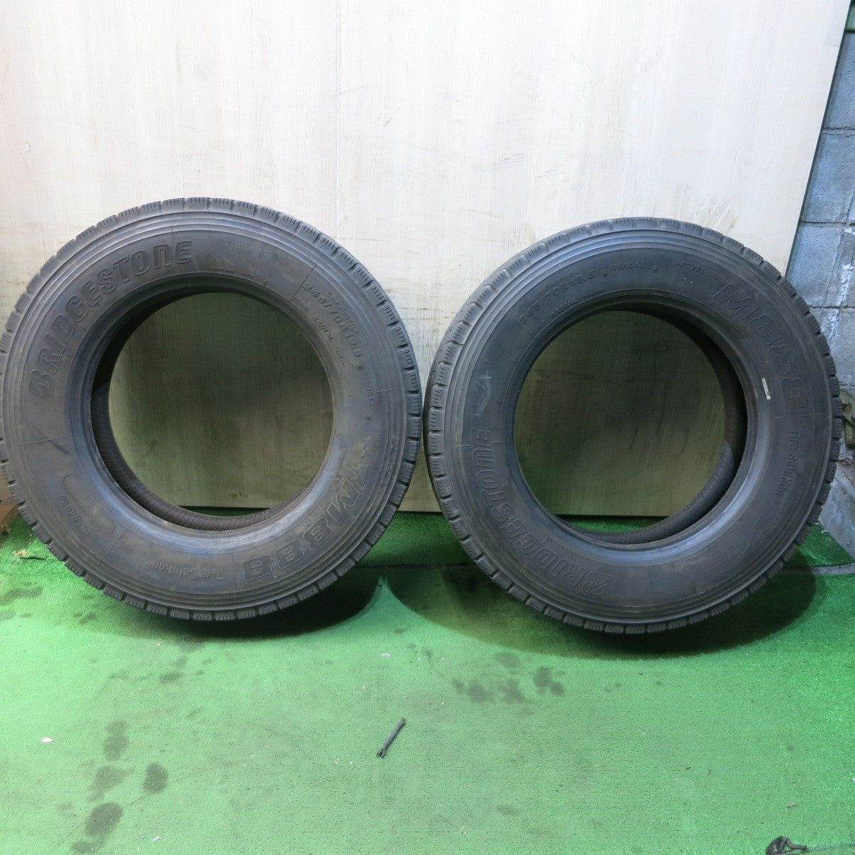 *送料無料*2本価格！20年★トラック タイヤ 245/70R19.5 136/134J ブリヂストン M888 ミックス オールシーズン 19.5インチ★4013103クスタ