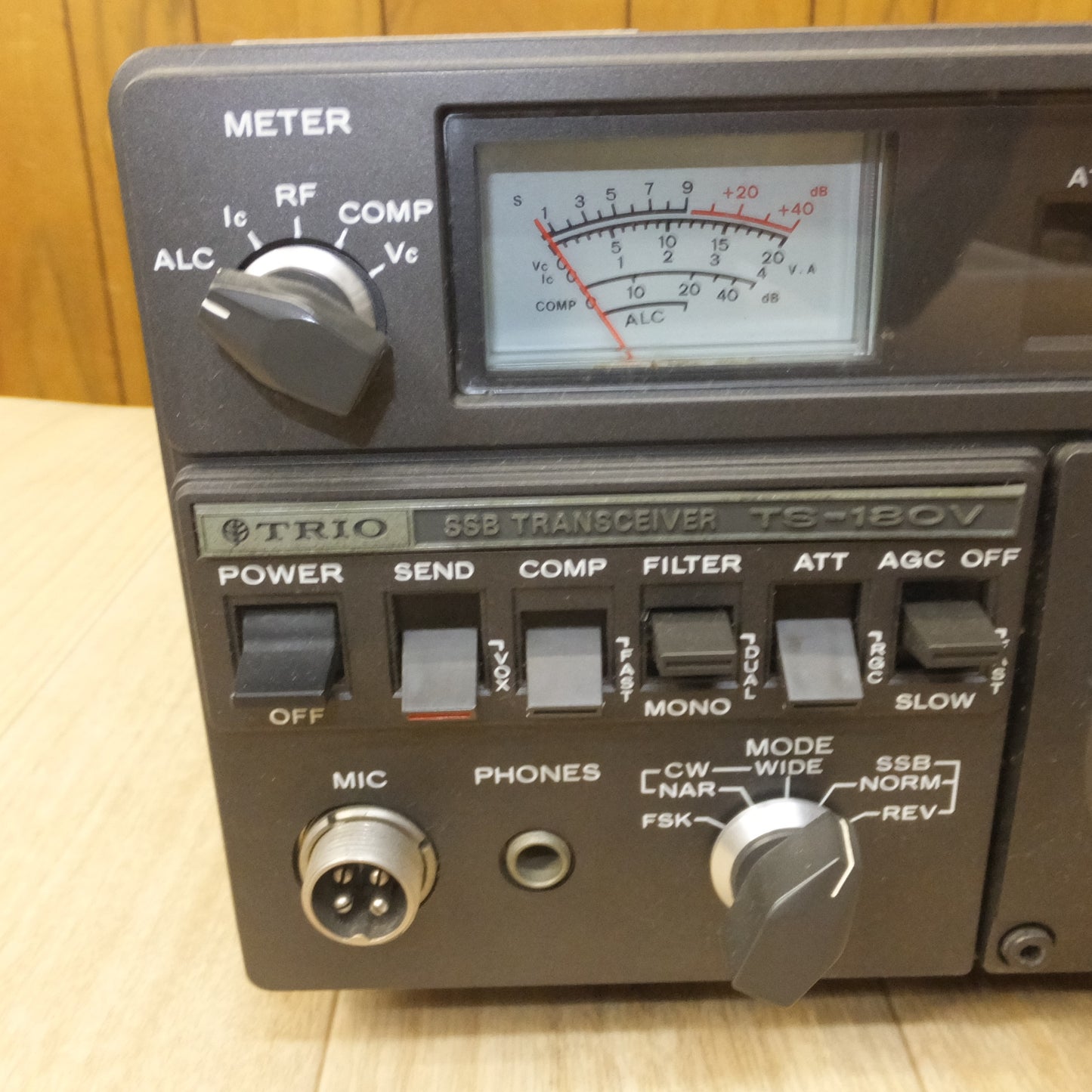 [送料無料] 現状品★ケンウッド TRIO トランシーバー 無線機 SSB TRANSCEIVER TS-180V(2)★