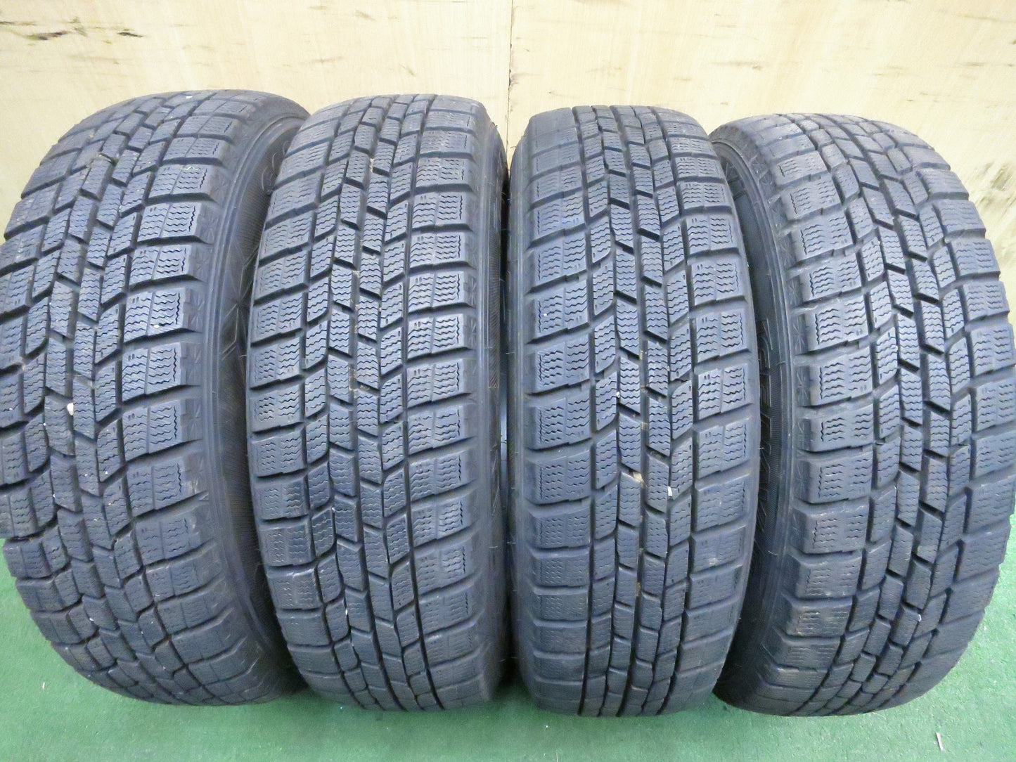 [送料無料]バリ溝！19年！9.5分以上★スタッドレス 165/65R14 グッドイヤー アイスナビ6 ravrion RS01 ラブリオン 14インチ PCD100/4H★3020112Hス