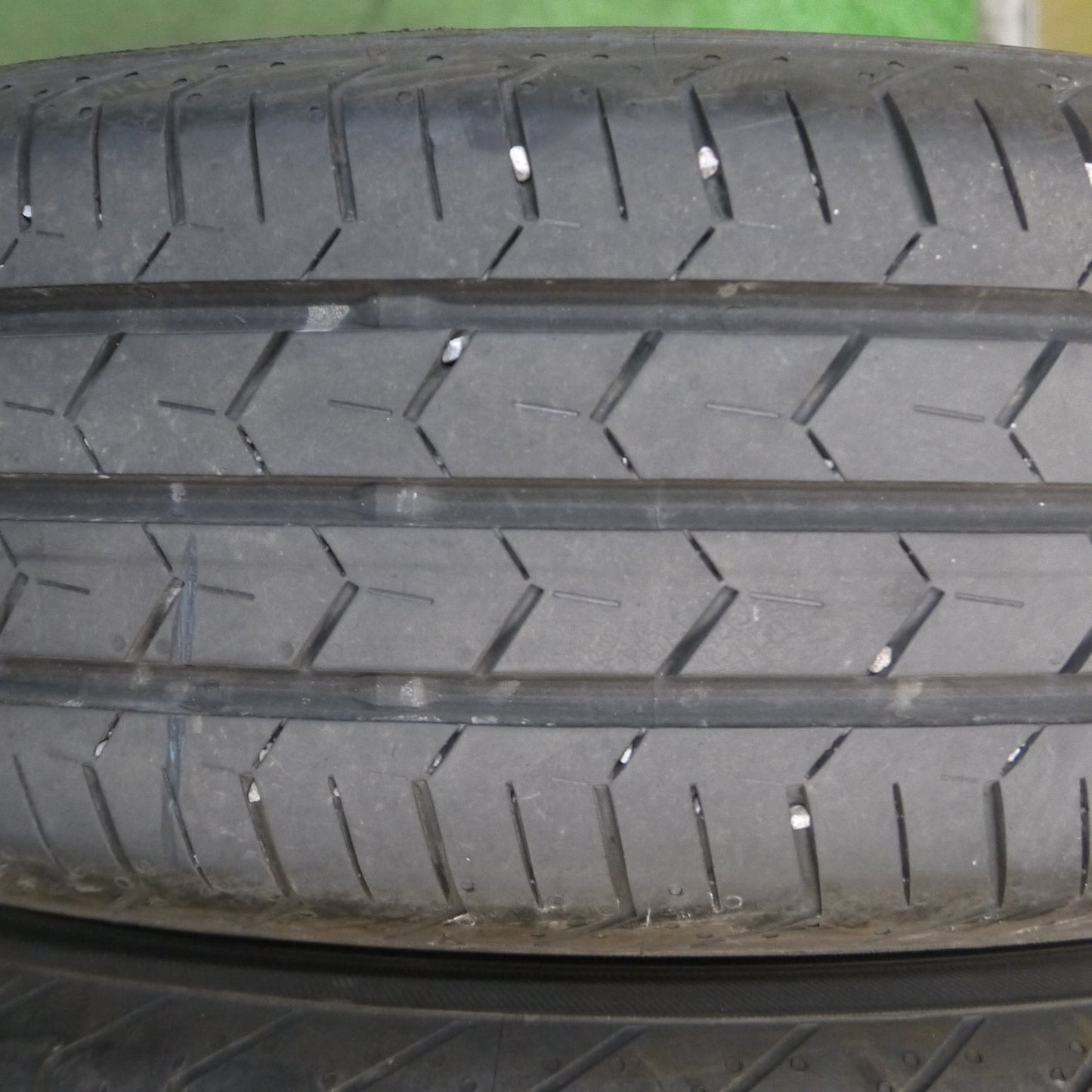 *送料無料*バリ溝！23年！9.5分以上★165/65R15 ヨコハマ BluEarth-FE AE30 ブルーアース タイヤ 15インチ タフト ソリオ デリカ 等★4012302KKノタ