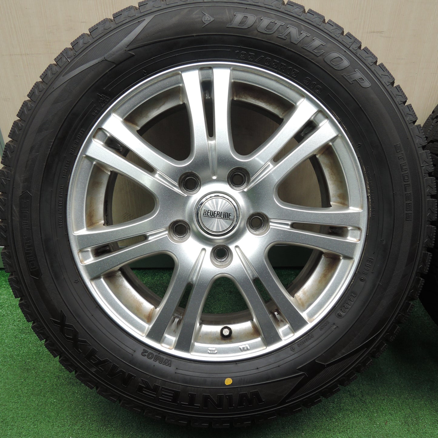 *送料無料*バリ溝！22年！9.5分以上★スタッドレス 195/65R15 ダンロップ ウインターマックス WM02 REVERLINE リバーライン 15インチ PCD114.3/5H★3120906TNス