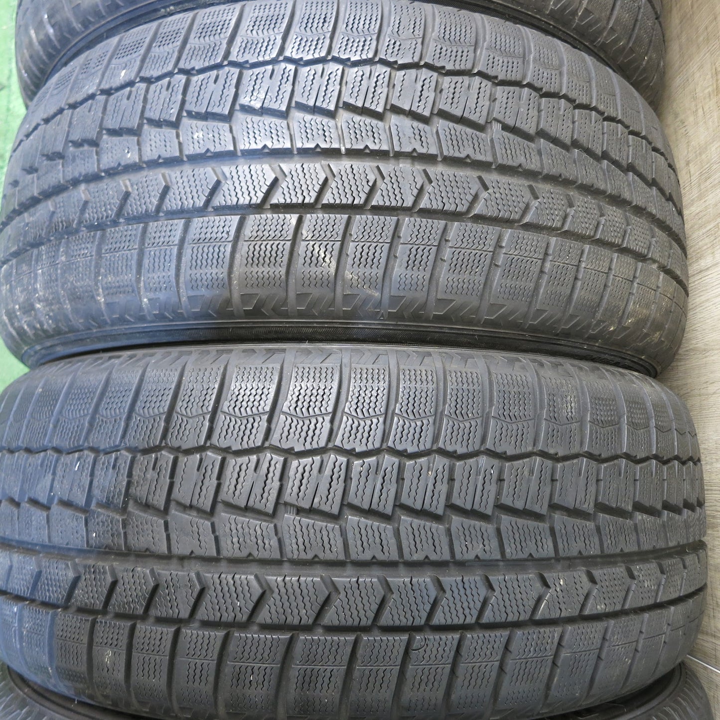 [送料無料]バリ溝！9.5分★スタッドレス 245/50R19 ダンロップ ウインターマックス WM02 ランフラット 19インチ レクサス 等★3051203Hスタ