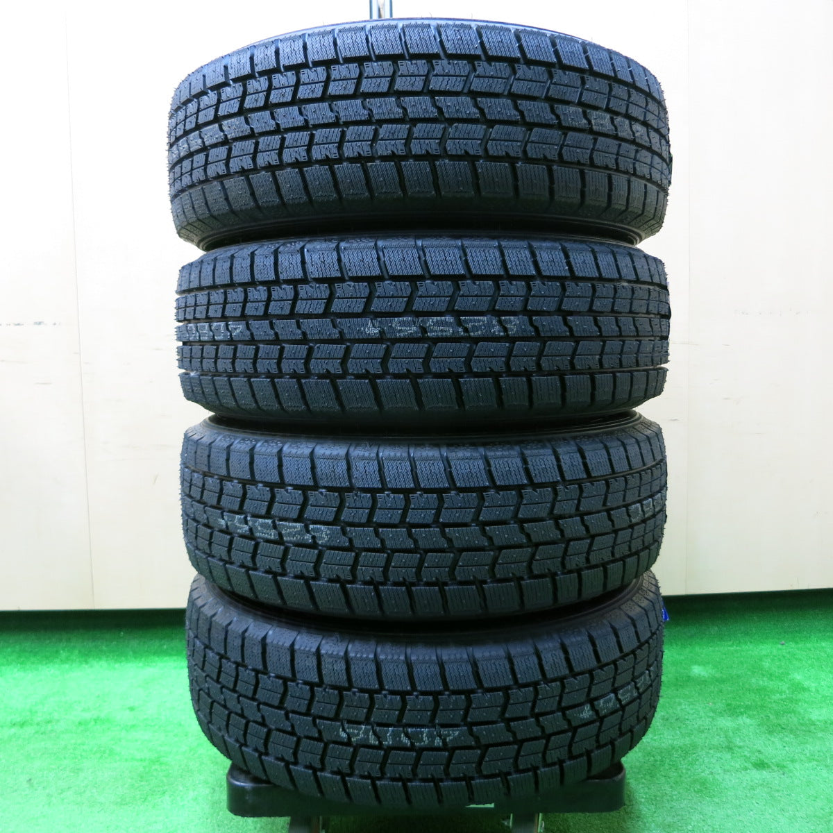 *送料無料*未使用！22年★スタッドレス 185/65R15 グッドイヤー アイスナビ7 SCHNEIDER MiD シュナイダー 15インチ PCD114.3/5H★3111705イス