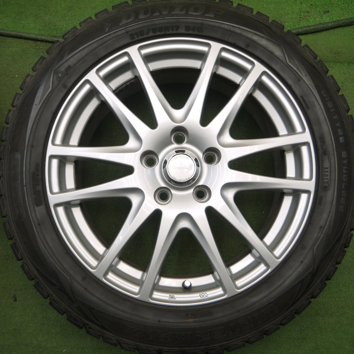 *送料無料* バリ溝！キレイ！9.5分★スタッドレス 215/55R17 ダンロップ ウインターマックス WM01 La-Strada Tiradoβ 阿部商会 PCD114.3/5H★4022604Hス