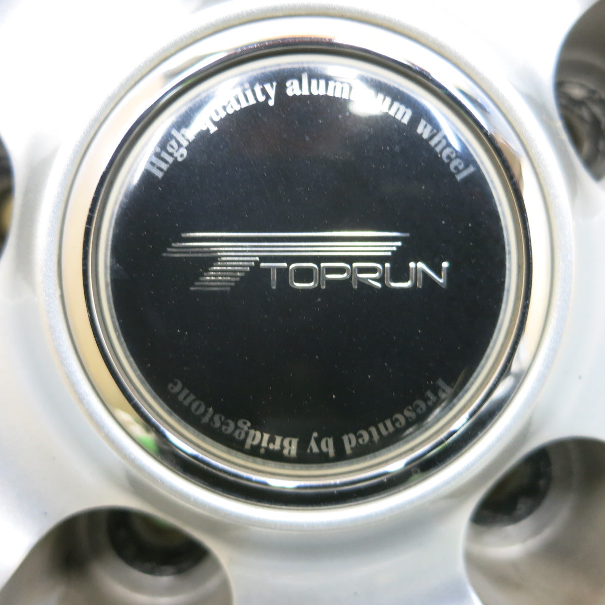 *送料無料*バリ溝！19年！キレイ！9分★スタッドレス 215/55R17 ブリヂストン ブリザック VRX2 TOPRUN トップラン 17インチ PCD114.3/5H★3101710イス