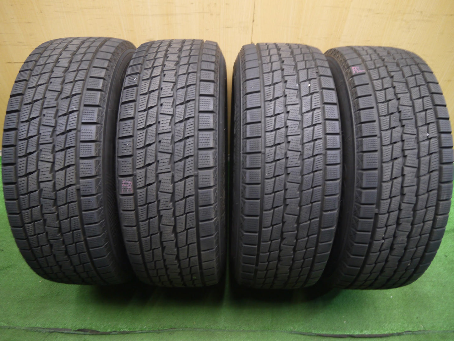 [送料無料]バリ溝！19年！キレイ！9.5分★ジープ 等 ROCK KELLY MX 632 265/60R18 スタッドレス グッドイヤー アイスナビ SUV ロクサーニ PCD127/5H★2113005クス