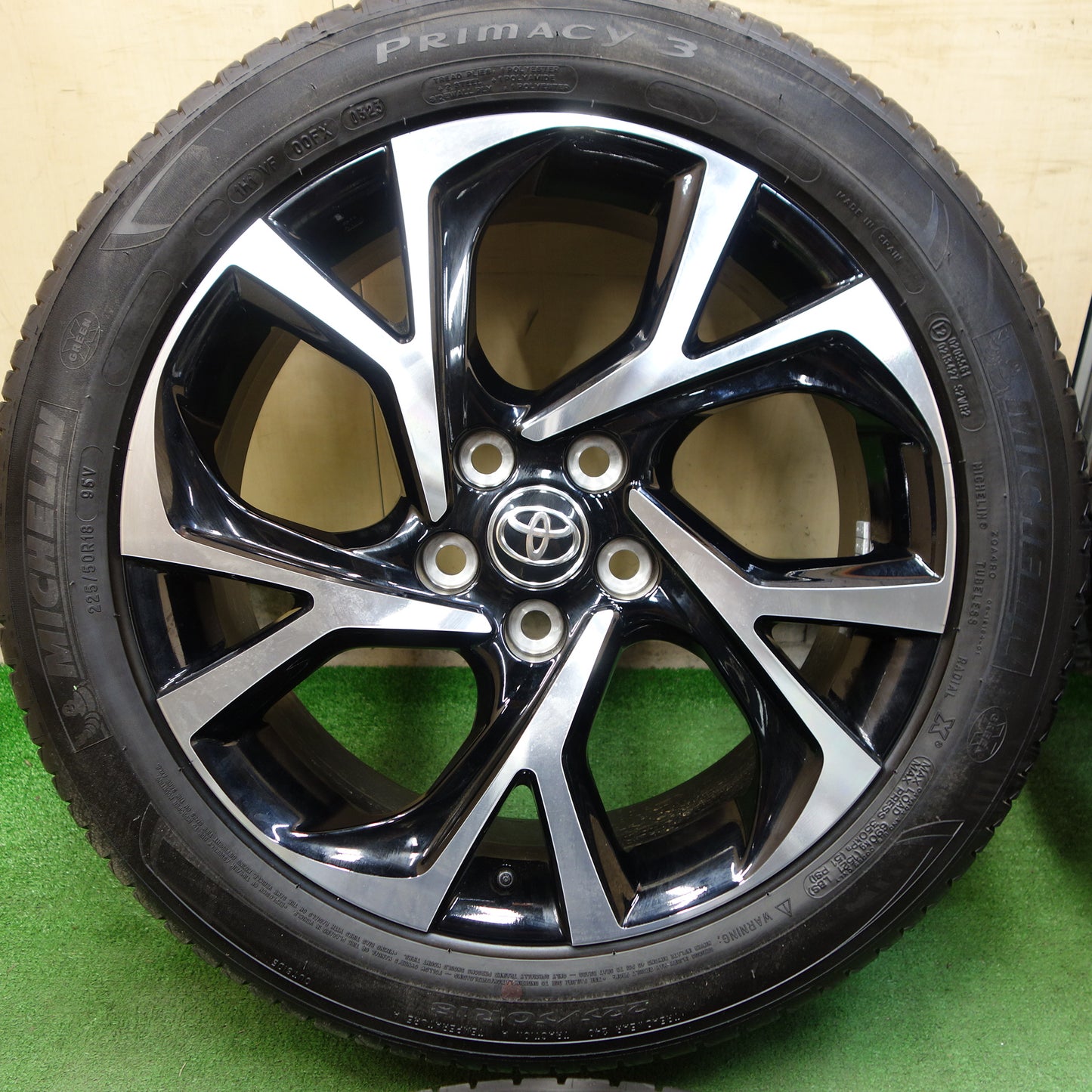 *送料無料*新車外し！23年★トヨタ C-HR 純正 225/50R18 ミシュラン プライマシー3 18インチ PCD114.3/5H CHR★3101003HHノ
