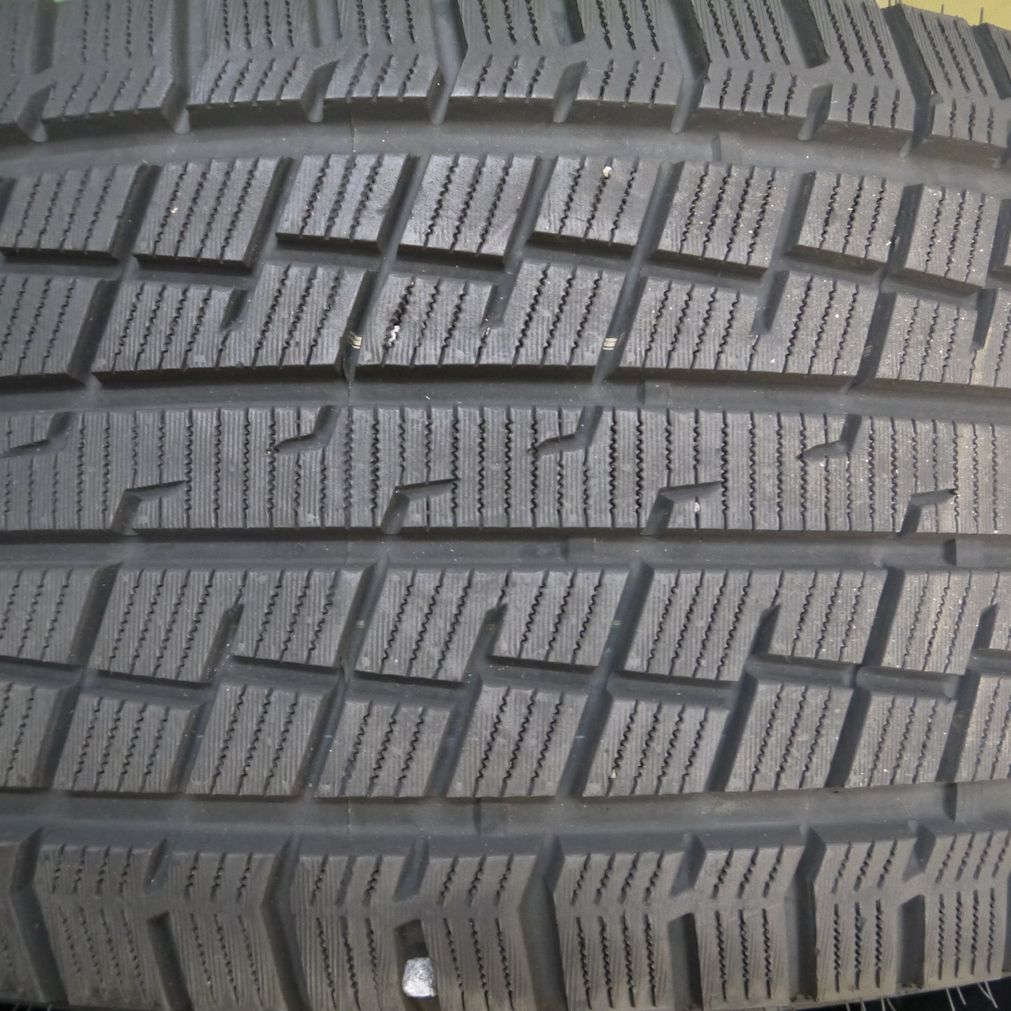 *送料無料*ほぼ未使用！22年★265/60R18 ホワイトレター グリップマックス GRIP ICE X SUV タイヤ 18インチ ランクル パジェロ ゲレンデ等★3121808Hスタ