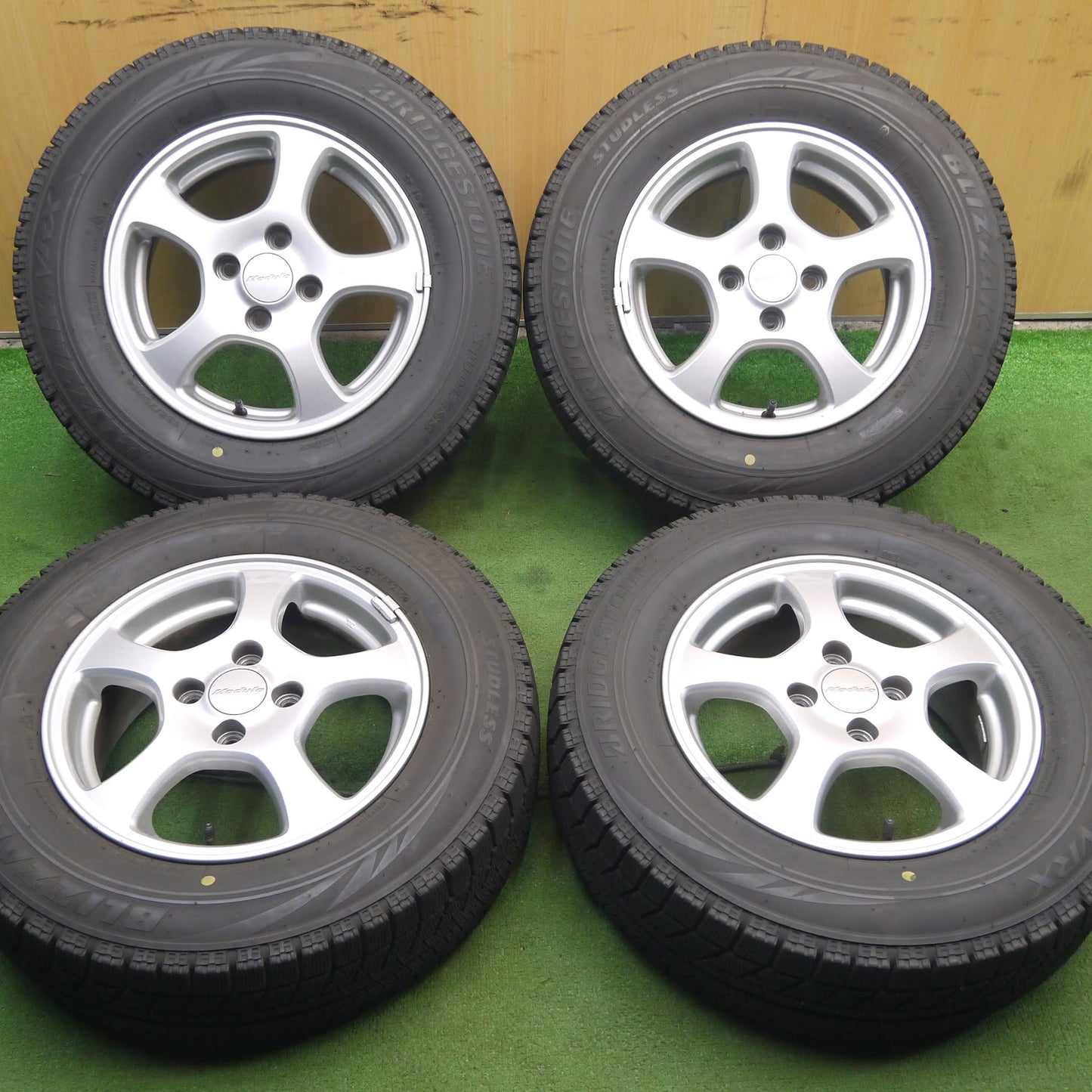 [送料無料]バリ溝！19年！キレイ！8.5分★ホンダ フリード 純正 Modulo 185/70R14 スタッドレス ブリヂストン ブリザック VRX 14インチ PCD100/4H★3070802KAス