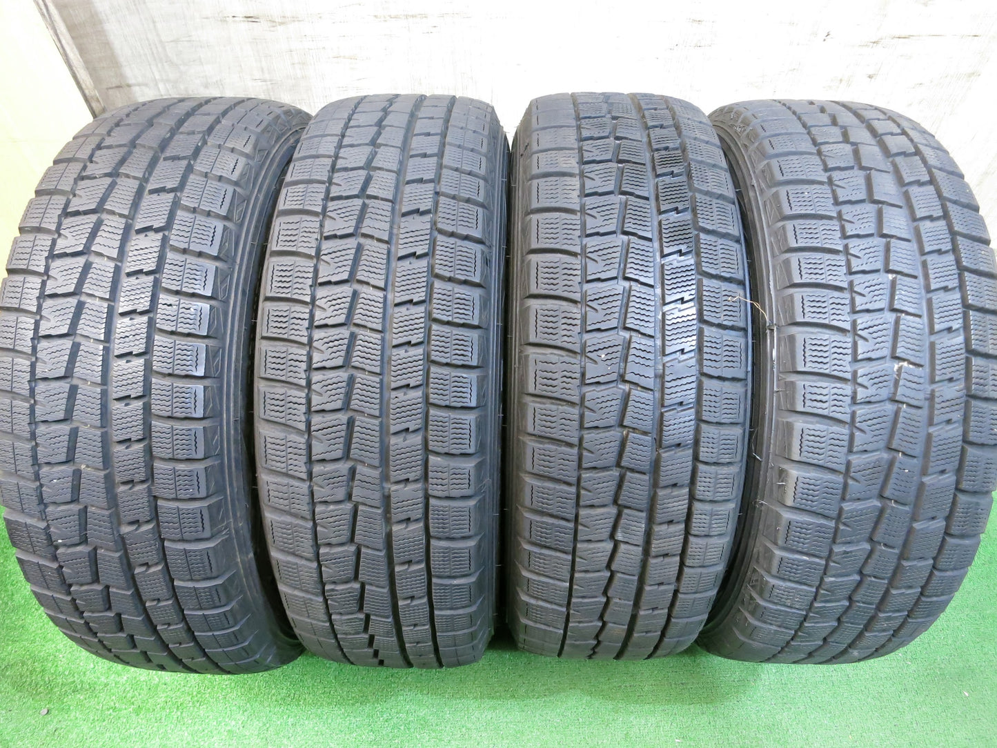 [送料無料]バリ溝！18年！9.5分以上★トヨタ 60系 ヴォクシー 純正 195/65R15 スタッドレス ダンロップ ウインターマックス WM01 PCD114.3/5H★2113006Hス