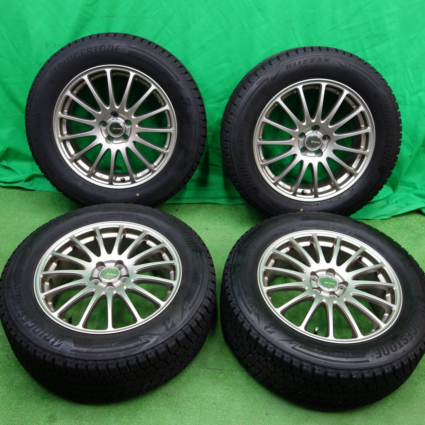 *送料無料*バリ溝！20年！キレイ！9分★レガシィ 等 225/60R17 スタッドレス ブリヂストン ブリザック DM-V3 ECO FORME エコフォルム 17インチ PCD100/5H★3100702TNス