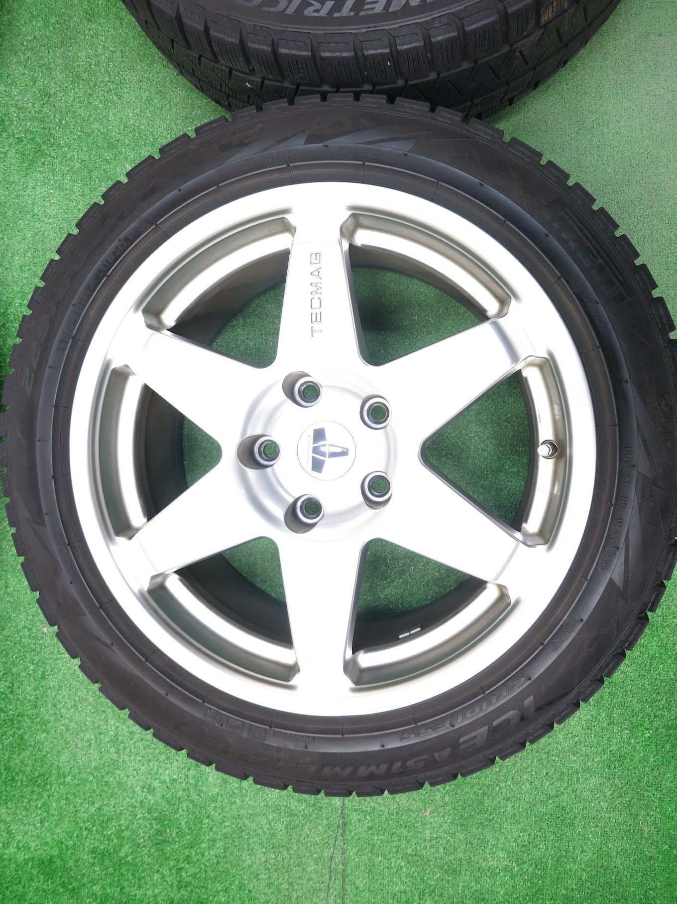 [送料無料]キレイ★BMW 等 TECMAG 225/50R17 スタッドレス テクマグ ピレリ アイスアシンメトリコ 17インチ PCD120/5H★2120308ヒス