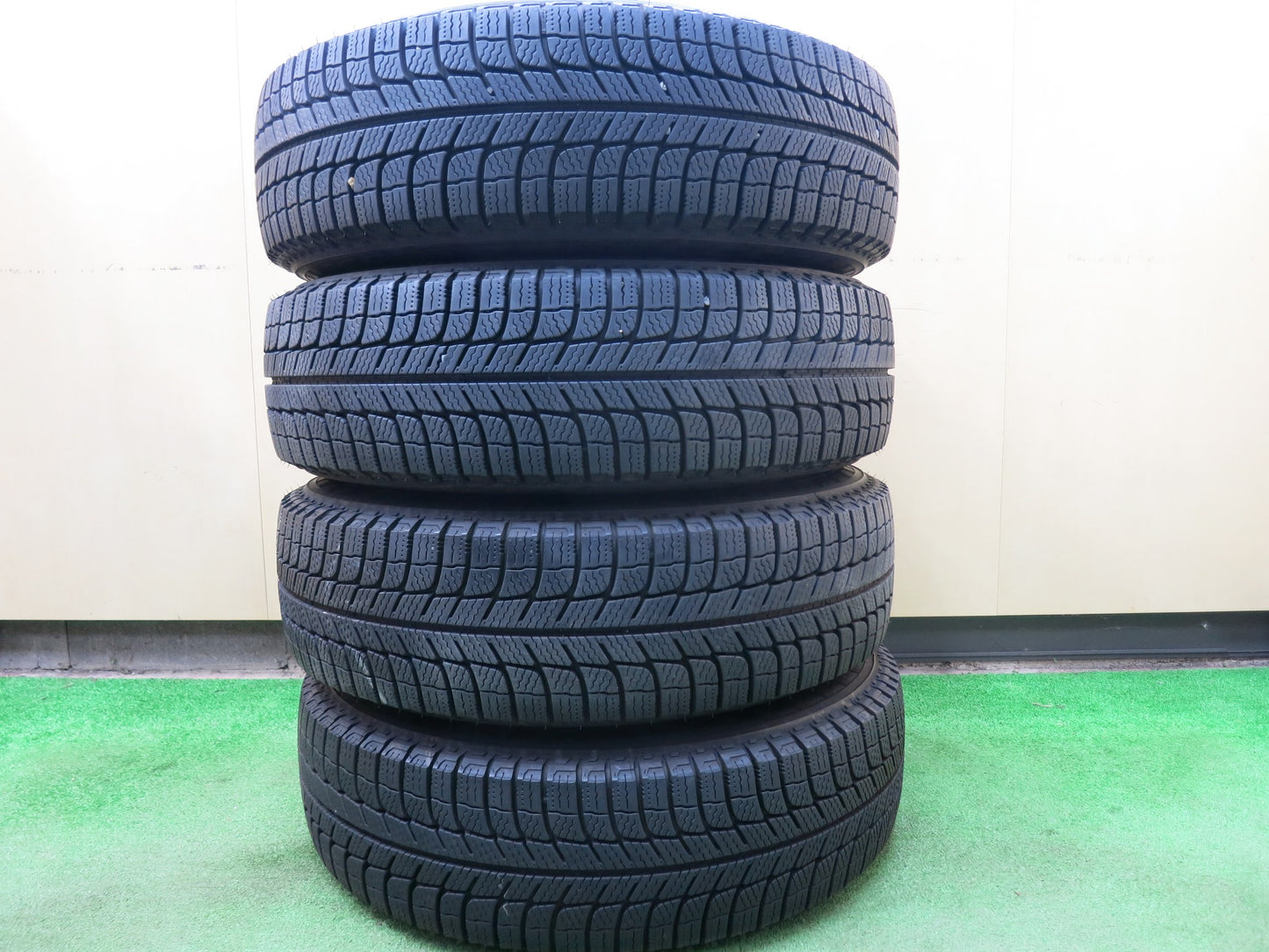 [送料無料]バリ溝！19年！9.5分以上★トヨタ 200系 ハイエース 純正 スタッドレス 195/80R15 107/105R ミシュラン AGILIS X-ICE PCD139.7/6H★3020108ヒス