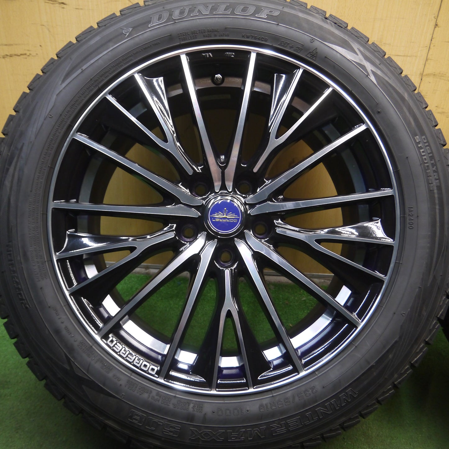 *送料無料*バリ溝！キレイ！9.5分★スタッドレス 235/55R18 ダンロップ ウインターマックス SJ8 DORFREN ドルフレン 18インチ PCD114.3/5H★4011208Hス